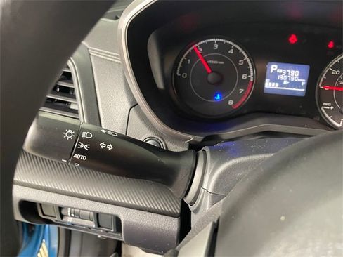 Used 2018 Subaru Impreza 2.0i Premium image 14