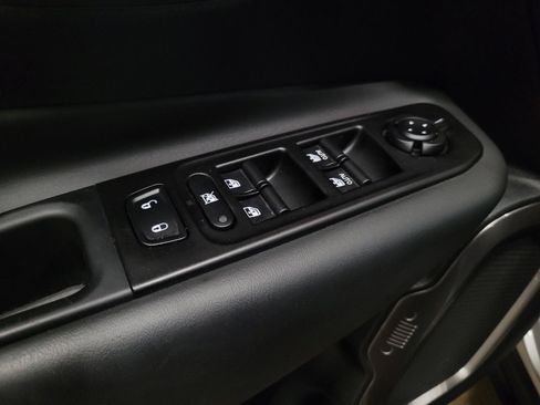 Used 2021 Jeep Renegade Limited AWD/4WD image 27