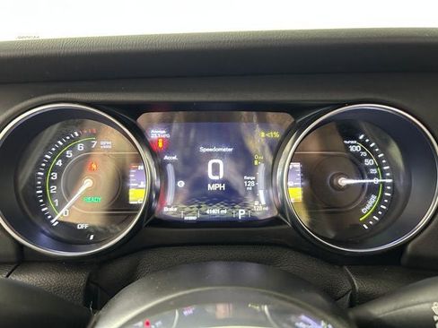 Used 2021 Jeep Wrangler Unlimited Sahara w/ Cold Weather Group AWD/4WD image 18