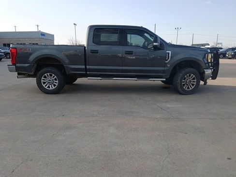 Used 2017 Ford F250 XLT w/ XLT Value Package image 5