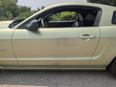 Used 2005 Ford Mustang GT Premium RWD image 22