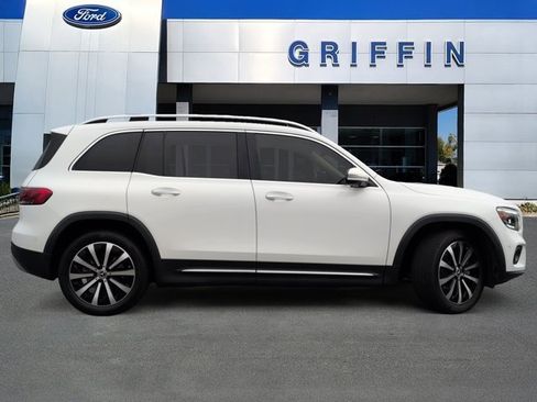 Used 2023 Mercedes-Benz GLB 250 image 3