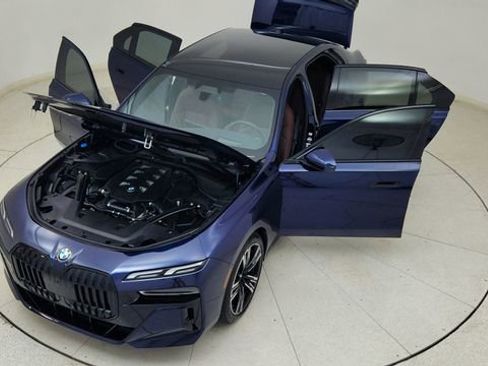 Used 2023 BMW 760i xDrive AWD/4WD image 85