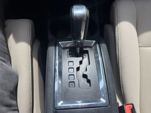 Used 2010 Dodge Journey SXT w/ Flexible Seating Group image 19