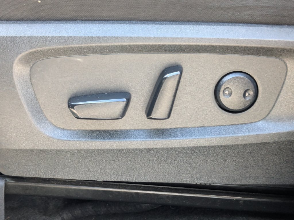 Used 2025 Nissan Pathfinder SV AWD/4WD image 27