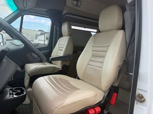 Used 2005 Dodge Sprinter 2500 w/ PWR Convenience Group RWD image 16