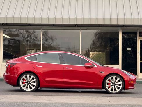 Used 2018 Tesla Model 3 Performance image 5