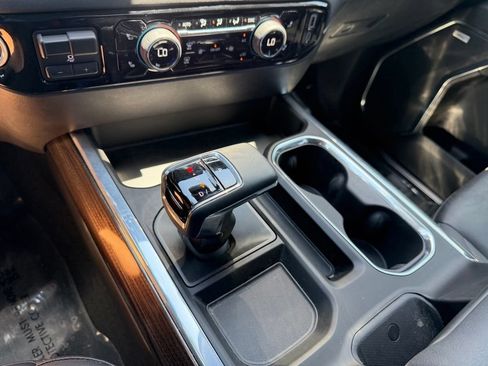 Certified 2024 Chevrolet Silverado 1500 LT Trail Boss w/ Convenience Package II AWD/4WD image 31