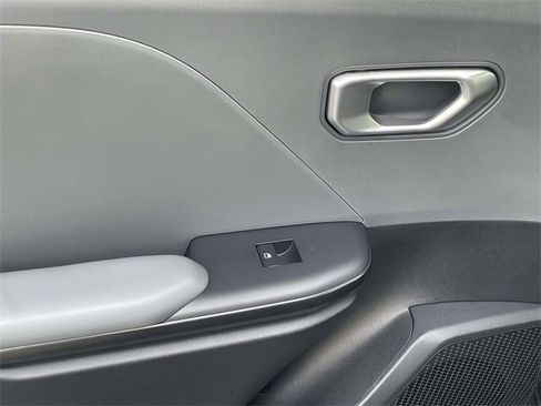 New 2025 Kia K4 LXS image 19