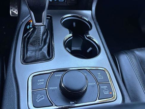 Used 2020 Jeep Grand Cherokee High Altitude image 24