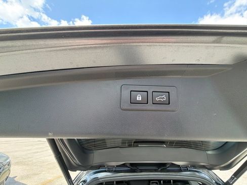 Used 2020 Subaru Outback Premium AWD/4WD image 10