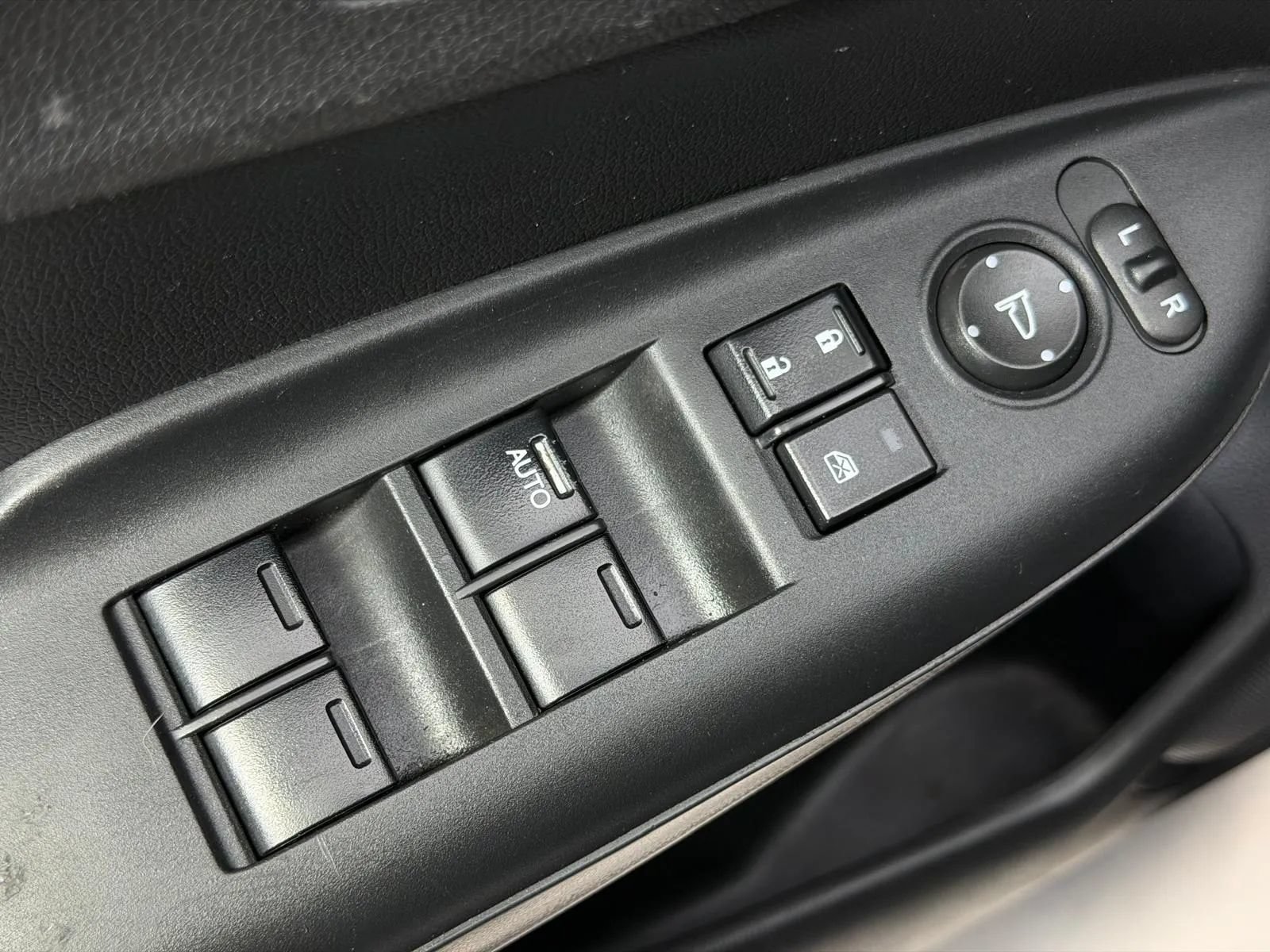 Used 2016 Honda Fit EX image 22