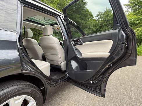 Used 2016 Subaru Forester 2.5i Premium AWD/4WD image 27