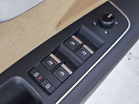 Used 2020 Audi A8 L 4.0T image 17