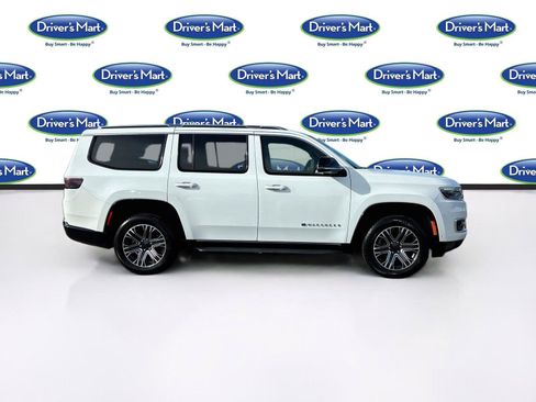 Used 2024 Jeep Wagoneer Series II w/ Flexible Seating Group RWD image 8