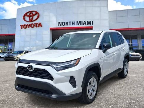 Used 2025 Toyota RAV4 LE AWD/4WD image 2