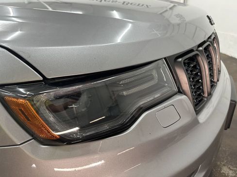 Used 2019 Jeep Grand Cherokee High Altitude RWD image 10