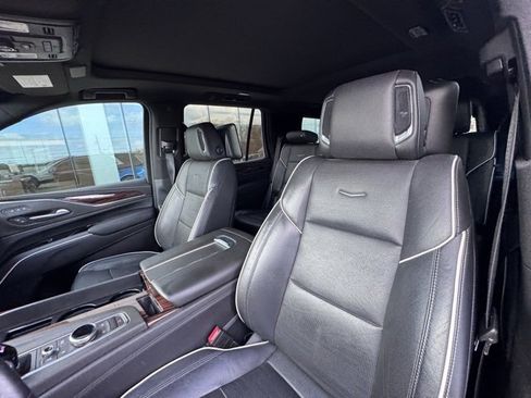 Used 2021 Cadillac Escalade Premium Luxury w/ Performance Package image 12