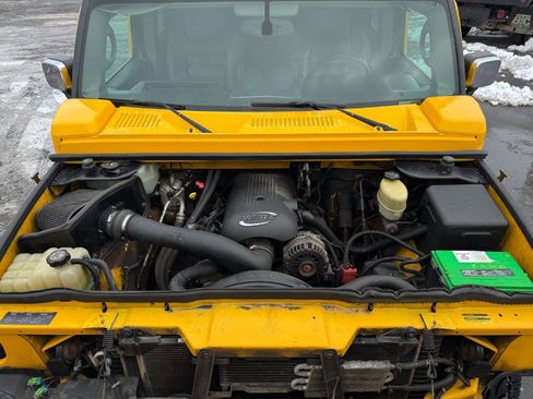 Used 2003 HUMMER H2 w/ Preferred Equipment Group image 21