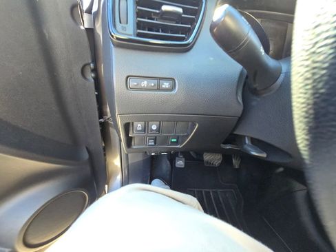 Used 2019 Nissan Rogue Sport SV image 12