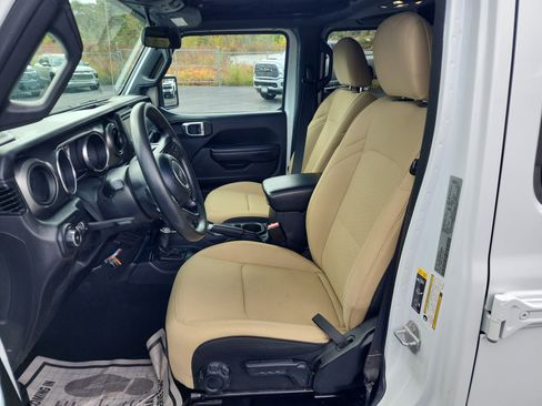Used 2021 Jeep Wrangler Unlimited Sport image 12