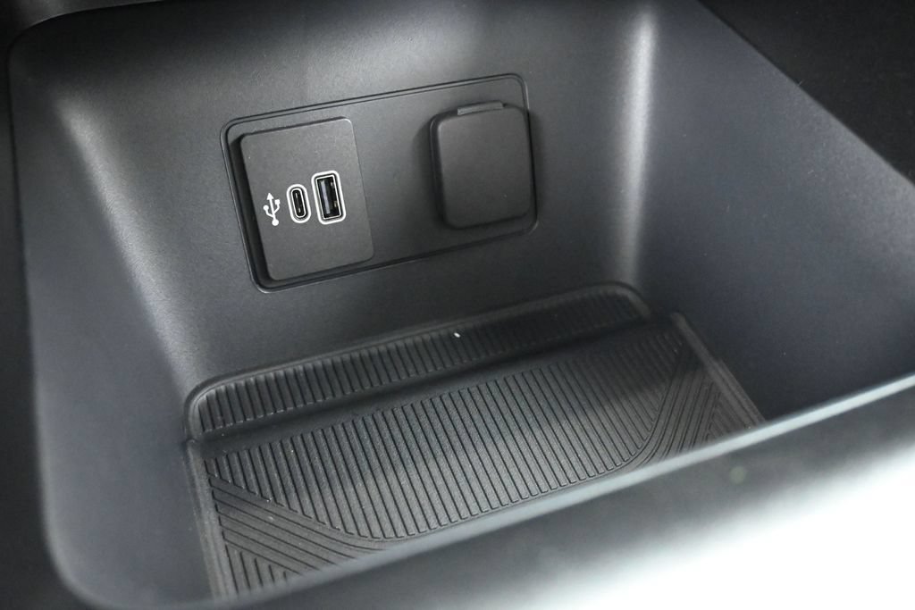New 2026 Ford Explorer Active w/ Active Comfort Package RWD image 17