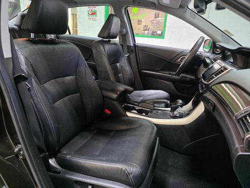 Used 2016 Honda Accord Touring image 26