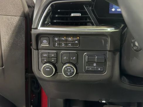 Used 2025 Chevrolet Suburban Premier w/ Sun And Tow Package AWD/4WD image 26