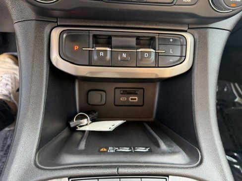 Used 2022 GMC Acadia Denali w/ Trailering Package AWD/4WD image 24