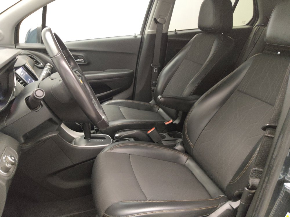 Used 2021 Chevrolet Trax LT w/ LT Convenience Package AWD/4WD image 17