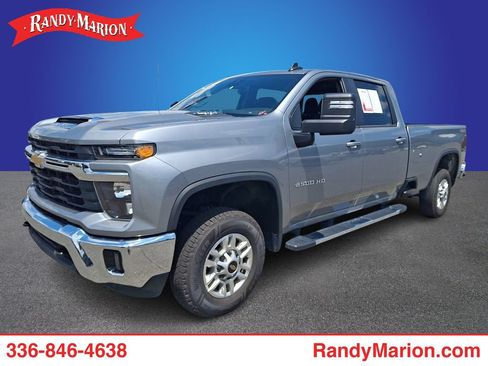 Used 2025 Chevrolet Silverado 2500 LT w/ Convenience Package AWD/4WD image 1