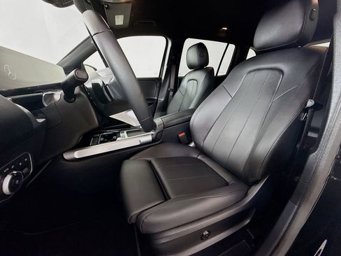 Used 2025 Mercedes-Benz GLB 250 image 11