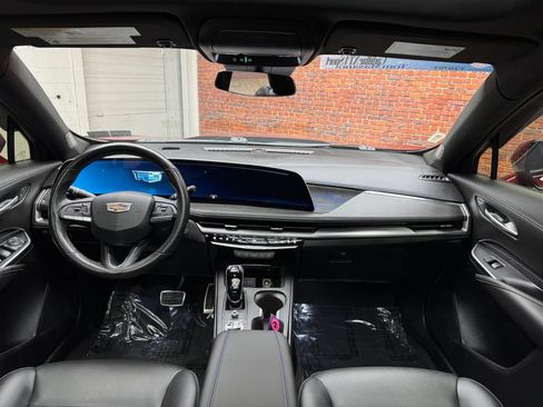 Used 2024 Cadillac XT4 Sport w/ Active Safety Package AWD/4WD image 14
