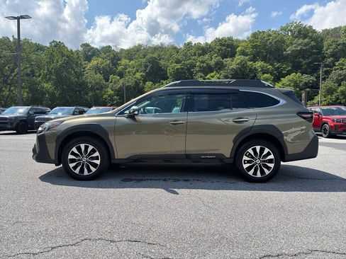 Used 2024 Subaru Outback Touring AWD/4WD image 3