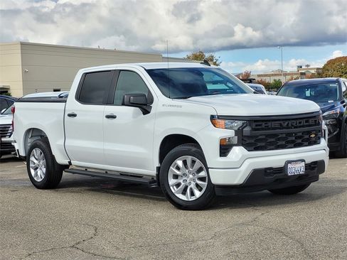 Used 2023 Chevrolet Silverado 1500 Custom image 2