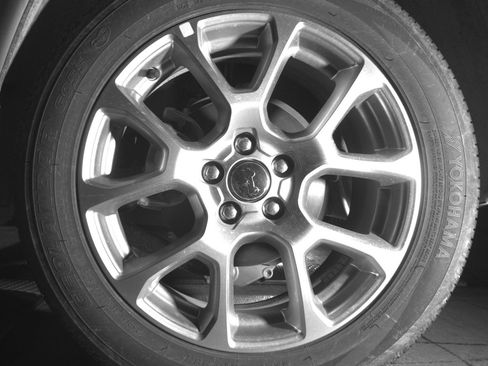 Used 2025 Jeep Compass Limited image 14