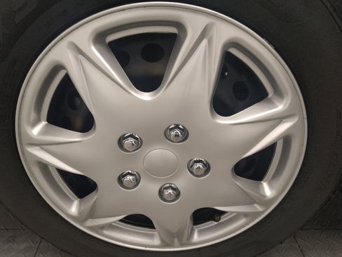 Used 2024 Nissan Sentra S FWD image 31