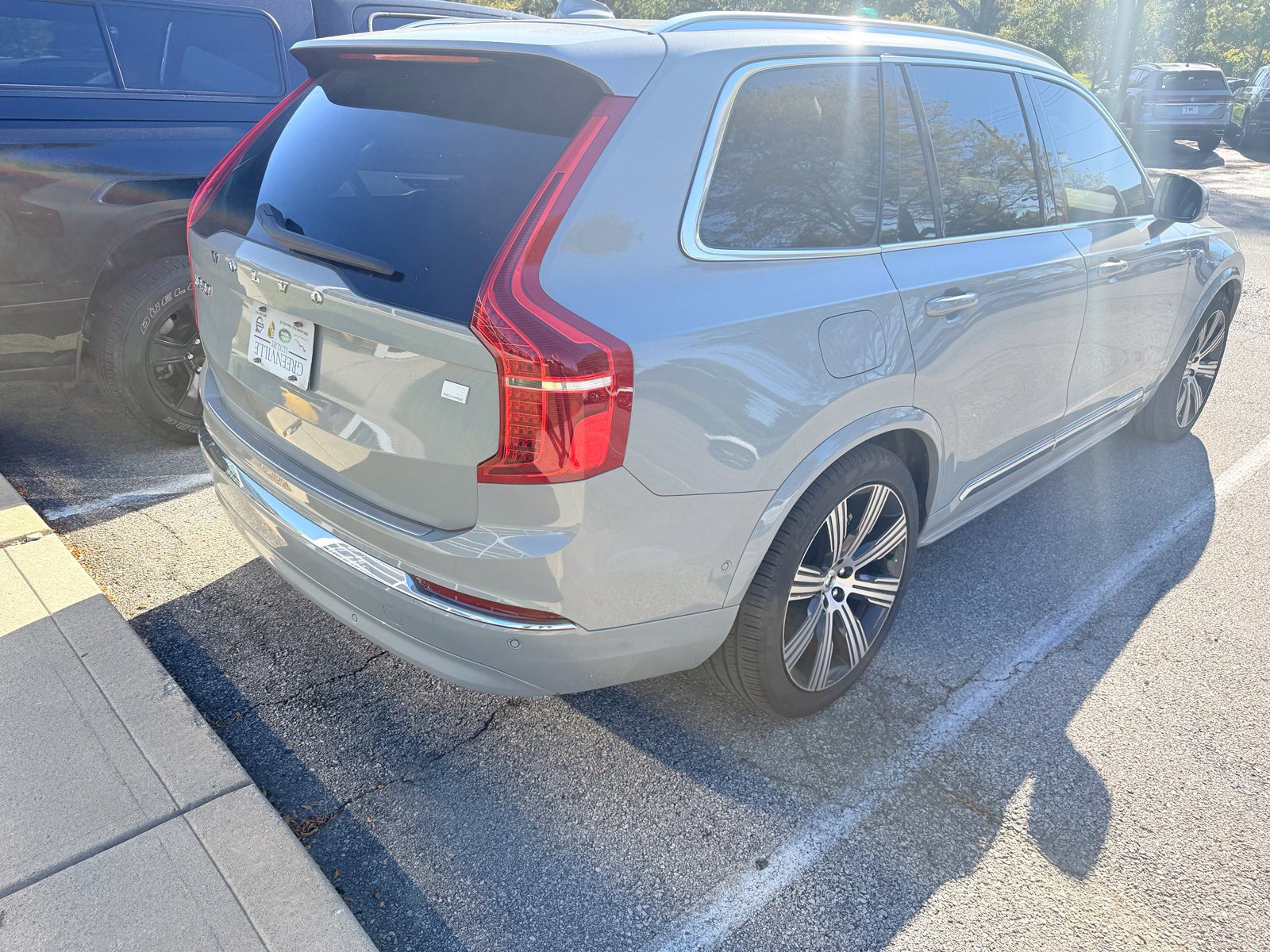 Used 2024 Volvo XC90 T8 Ultimate w/ Protection Package Premier AWD/4WD image 7