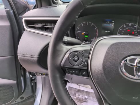 Used 2025 Toyota Corolla Cross AWD Hybrid w/ Moonroof Package image 18