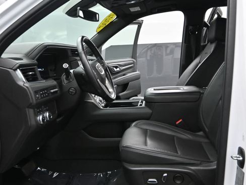 Used 2022 GMC Yukon XL Denali AWD/4WD image 16