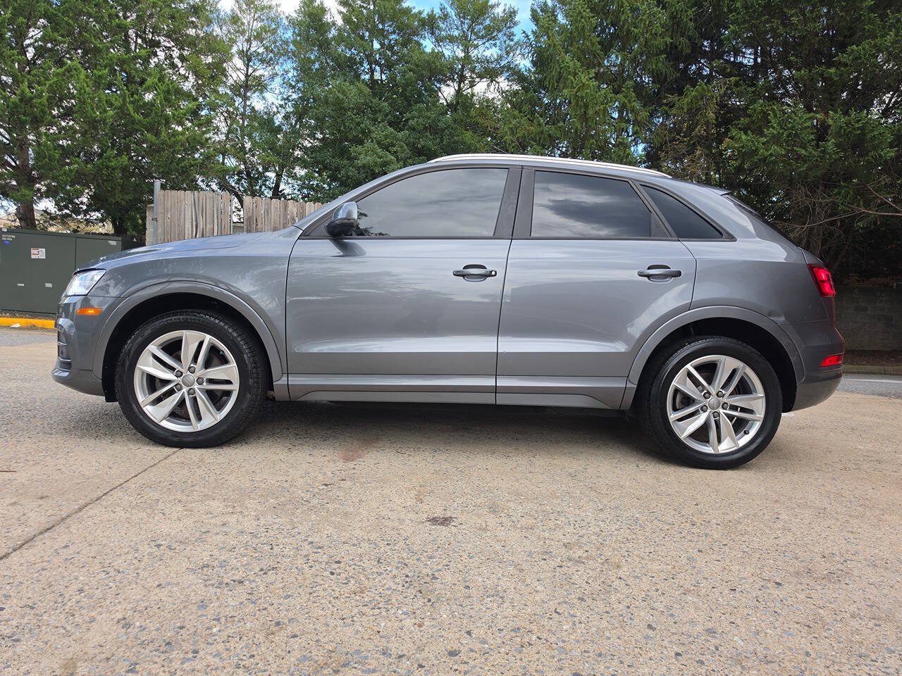 Used 2017 Audi Q3 2.0T Premium AWD/4WD image 5