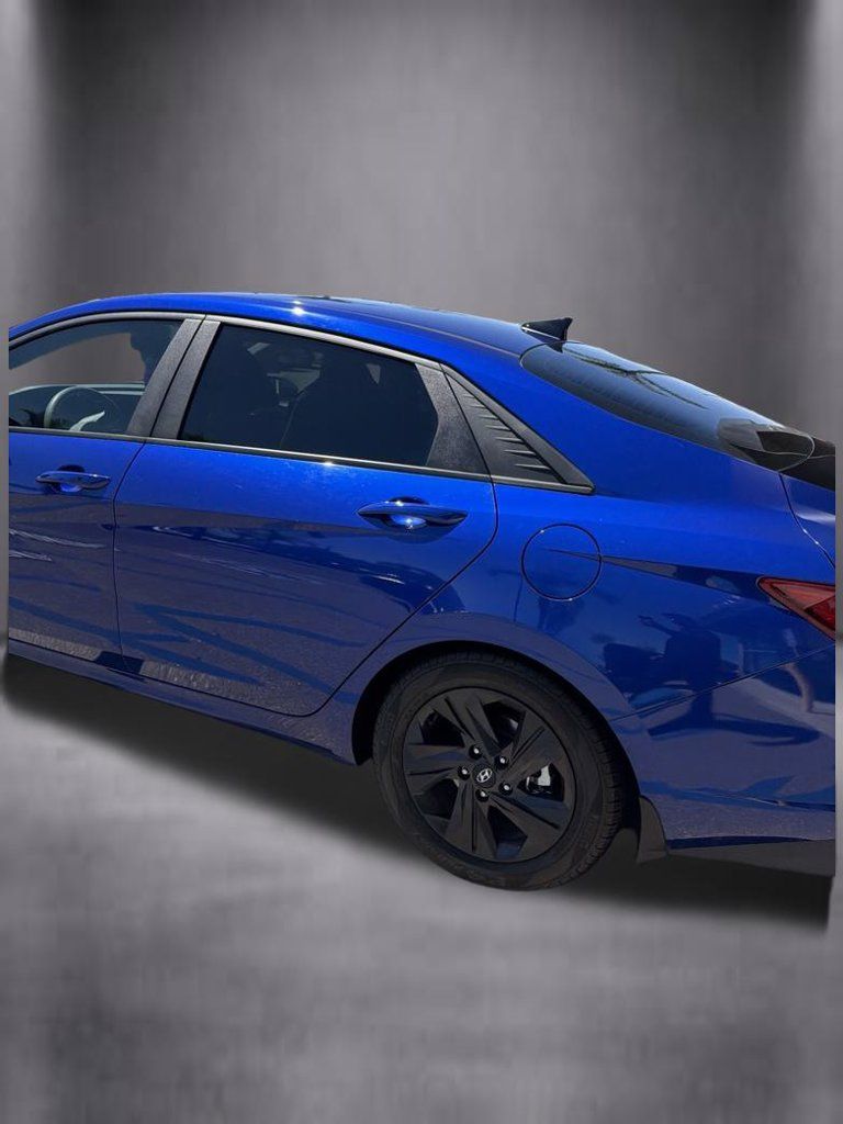 Certified 2023 Hyundai Elantra Blue FWD image 21