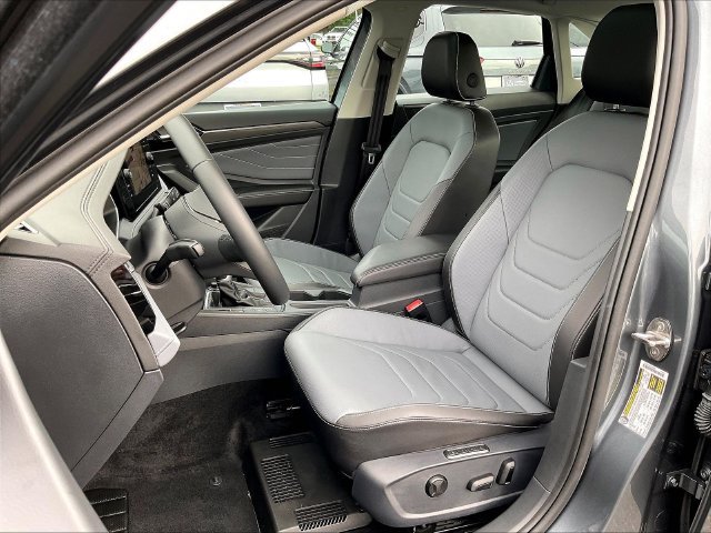 Used 2026 Volkswagen Jetta SEL FWD image 6