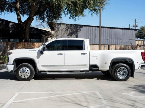 Used 2024 Chevrolet Silverado 3500 High Country w/ High Country Premium Package image 2