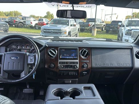 Used 2011 Ford F250 Lariat w/ Lariat Interior Pkg AWD/4WD image 26
