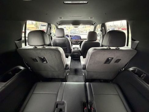 Used 2026 Chevrolet Traverse RS image 27