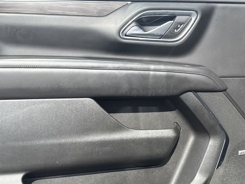 Used 2022 Chevrolet Tahoe LT w/ Luxury Package image 15