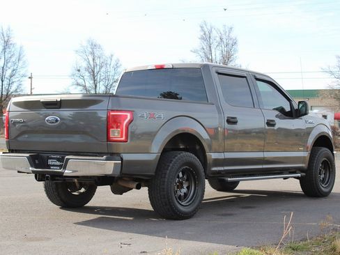 Used 2017 Ford F150 XLT image 6