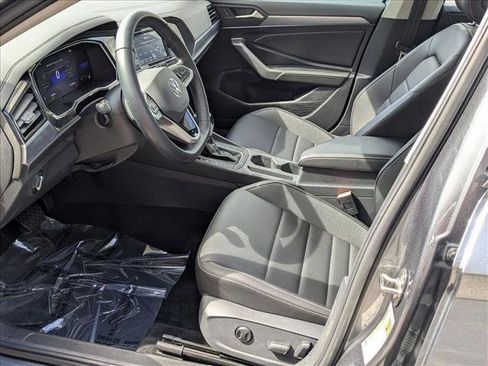 Used 2022 Volkswagen Jetta SE image 15