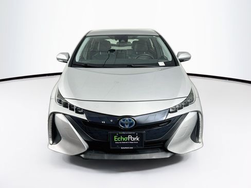 Used 2017 Toyota Prius Prime Premium FWD image 2